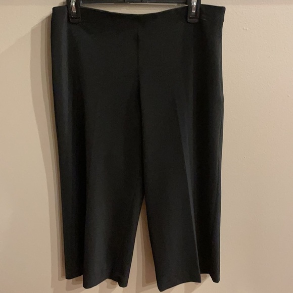 NWOT WHBM women’s LEGACY wide leg CROP / CAPRIS pants. Black size 8 - Picture 1 of 9